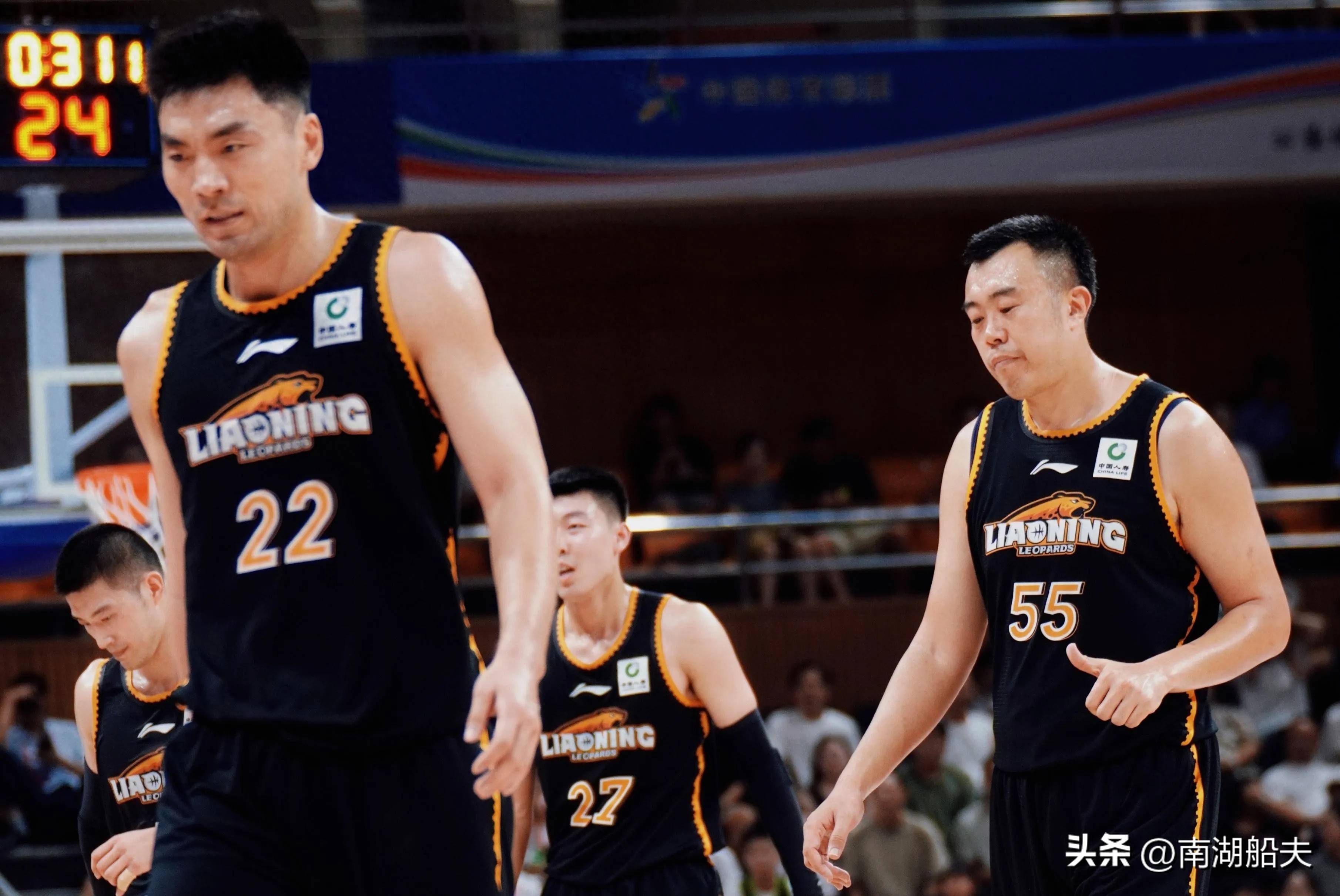 深圳男篮迎中超关键赛，集结日篮板制胜，气氛紧张，赛程密集仍需轮换(2025湘超常规赛赛程)