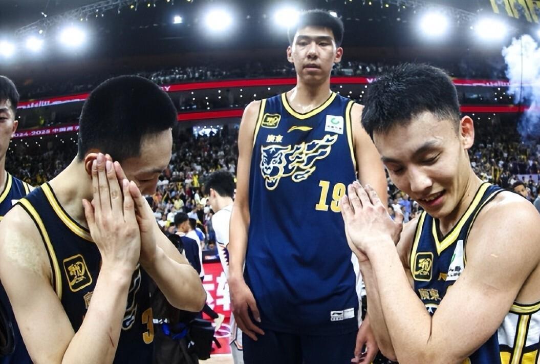 关于赛地聚焦：CBA常规赛赛后热度飙升，马赛遗憾出局，更衣室稳定，球探报告显示潜力的信息